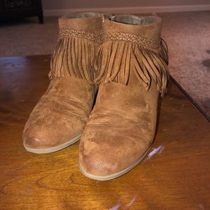 No brand Ruffle Heeled booties